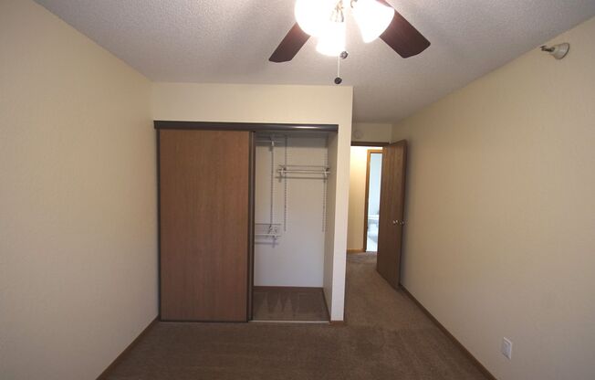 2 beds, 2 baths, 915 sqft, $1,695, Unit 318