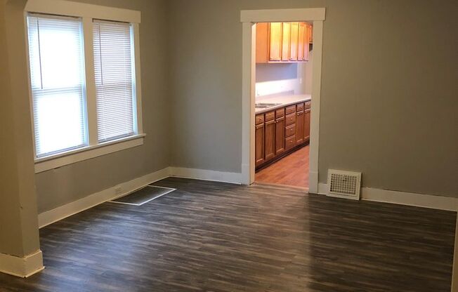 2 beds, 1 bath, $895