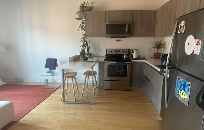 1 bed, 1 bath, 650 sqft, $1,800, Unit 304