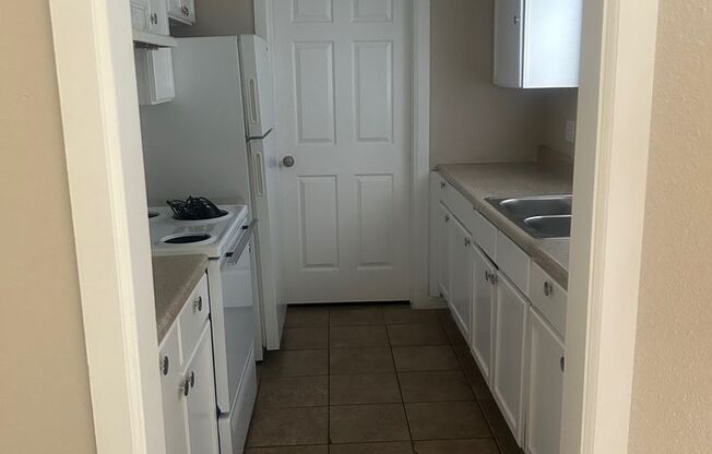 2 beds, 2 baths, 1,000 sqft, $1,725, Unit 3-1631-B