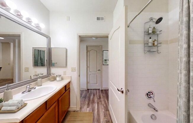 2 beds, 2 baths, 996 sqft, $1,299, Unit 4301