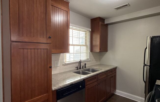 3 beds, 2 baths, $1,895, Unit UNIT D