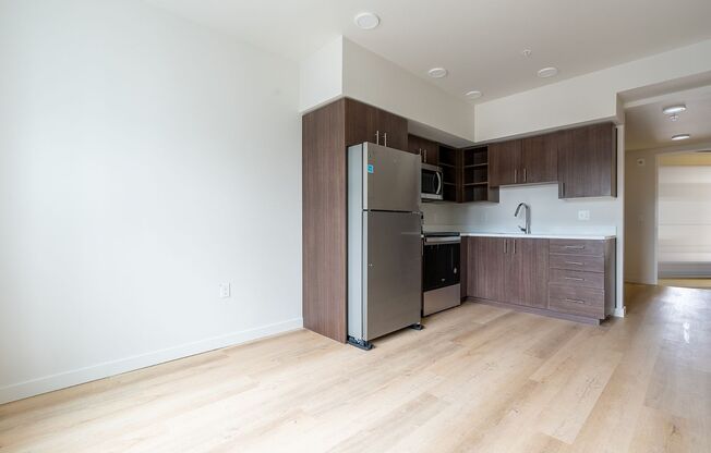 Studio, 1 bath, 299 sqft, $1,275, Unit 812