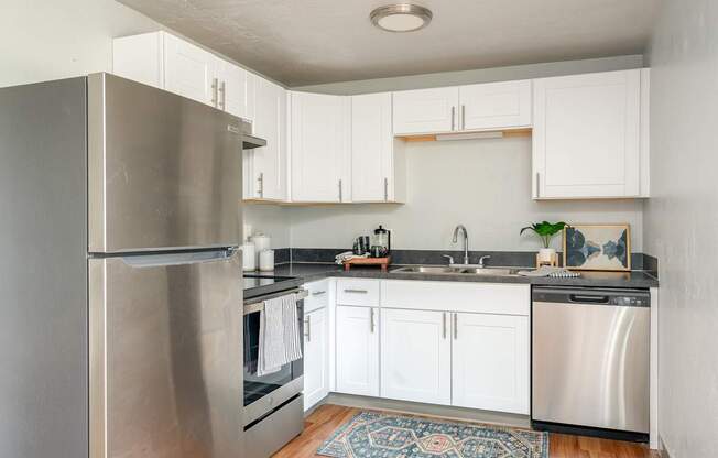 Pacific Village | Kitchen