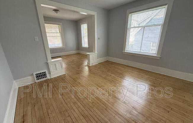 3109 W WALNUT ST