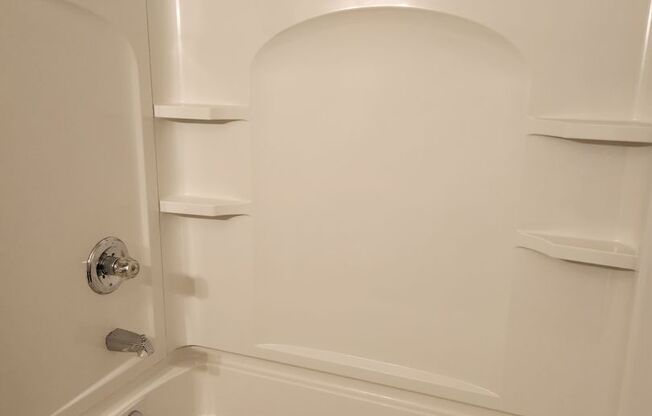 2 beds, 1 bath, 775 sqft, $885, Unit 364C