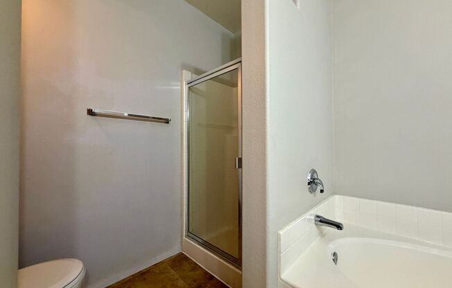 2 beds, 2 baths, $1,300, Unit # 2024