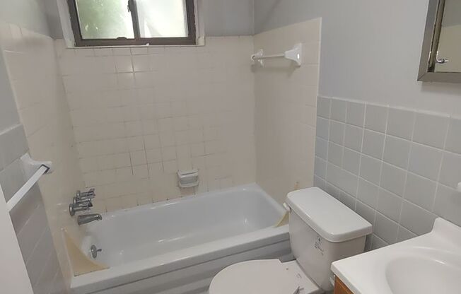 1 bed, 1 bath, 450 sqft, $805, Unit X201