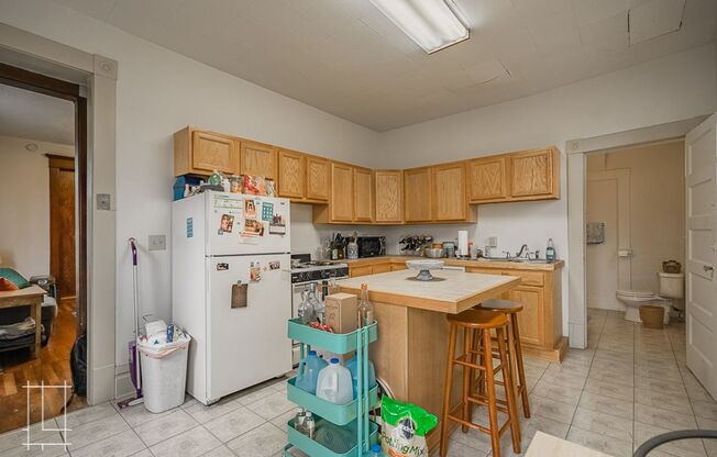 1 bed, 1 bath, $1,425, Unit 266 Buttles Ave Apt. A