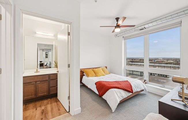 2 beds, 2 baths, 945 sqft, $1,925, Unit 606