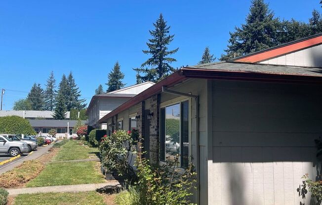 1 bed, 1 bath, 600 sqft, $1,300, Unit 08