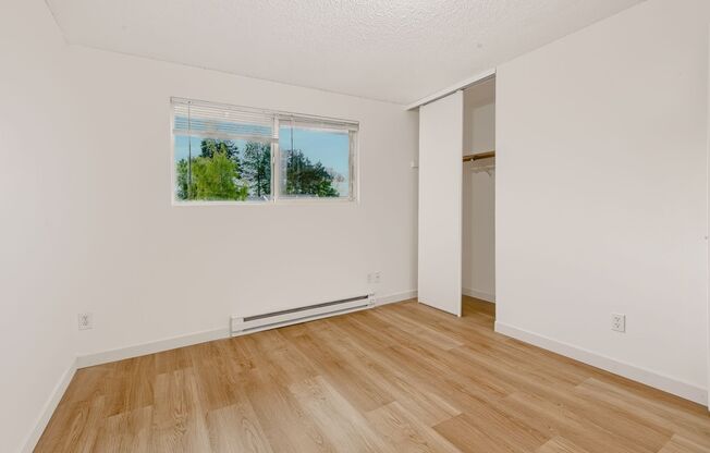 3 beds, 1 bath, 864 sqft, $1,445, Unit 39