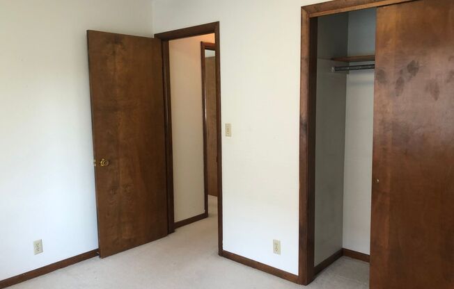 2 beds, 1 bath, $750