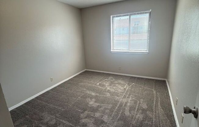 2 beds, 1 bath, 858 sqft, $845, Unit 2615-203