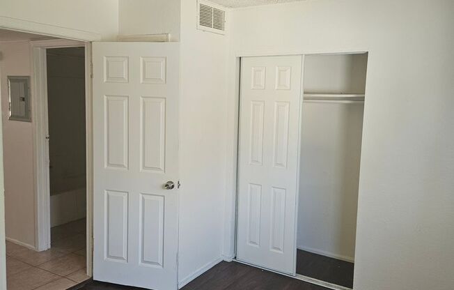 1 bed, 1 bath, $925, Unit #08