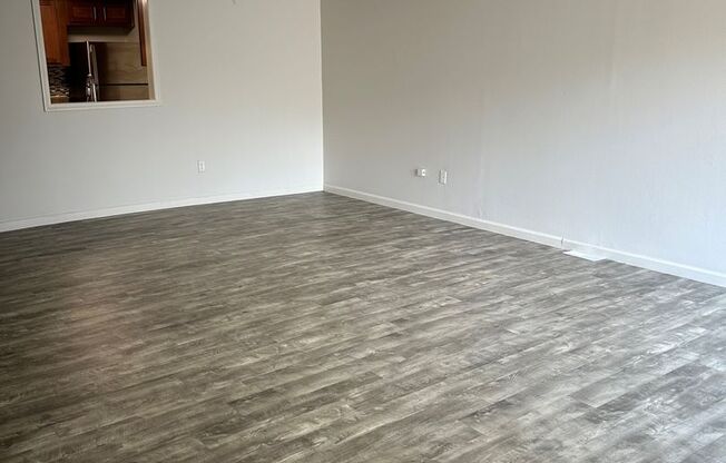 1 bed, 1 bath, 975 sqft, $1,225, Unit 5325H