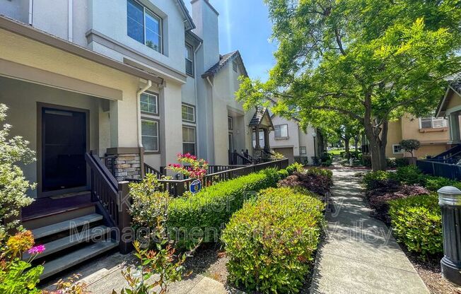362 FLOWER LN