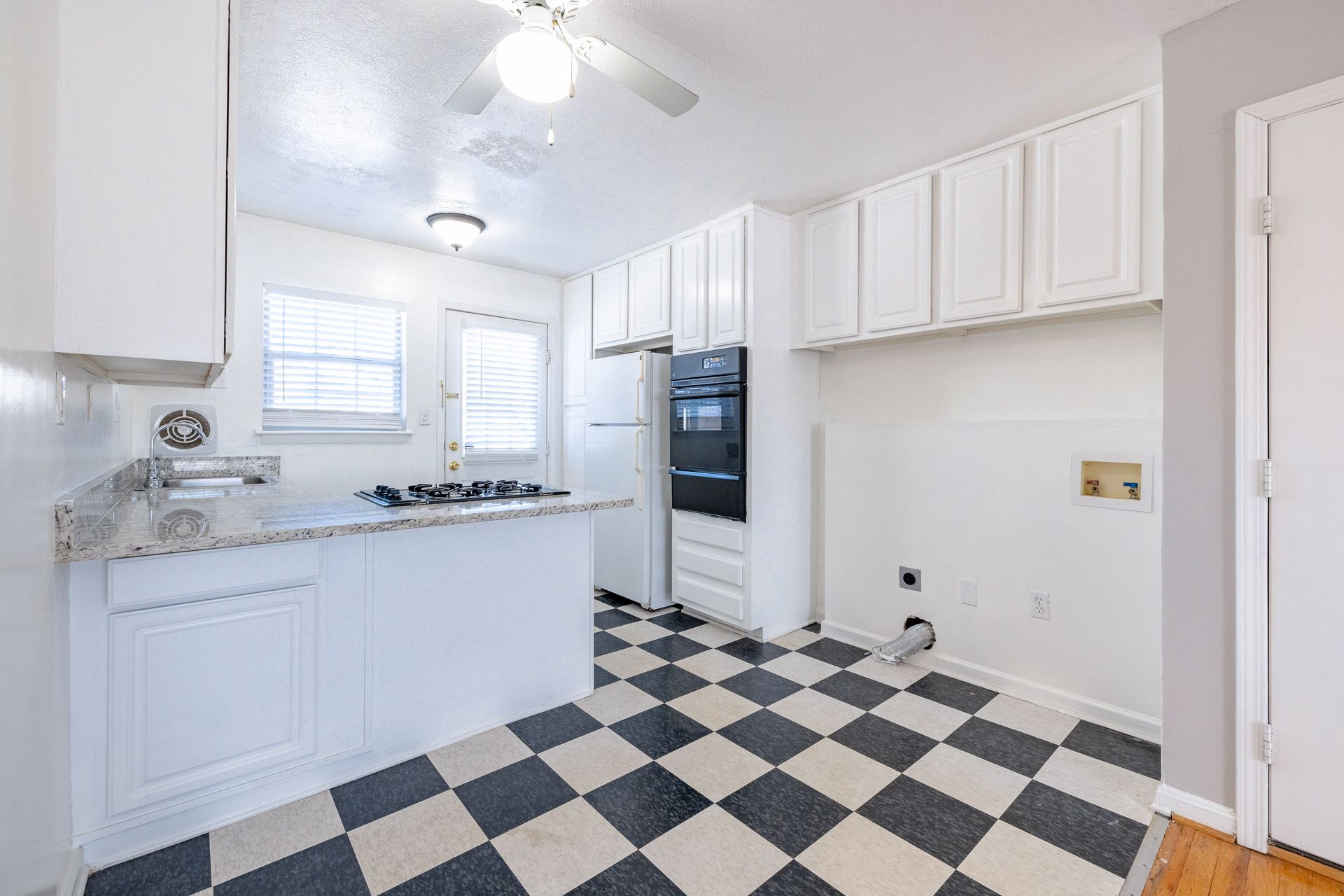 Peachtree Hills Court, 2-bedroom Atlanta address in the heart of the hills for $1350-month.