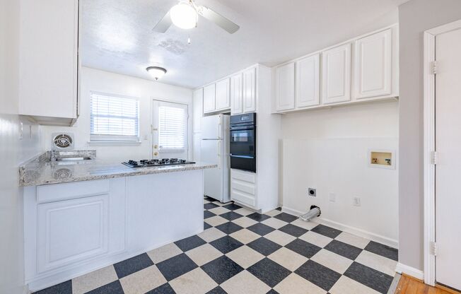 Ready to live your best Buckhead life? Discover  Peachtree Hills Court Apartments, with the city's best restaurants just a few steps away.