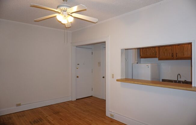 1 bed, 1 bath, 380 sqft, $825, Unit 14