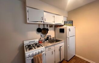 Studio, 1 bath, $775, Unit 8