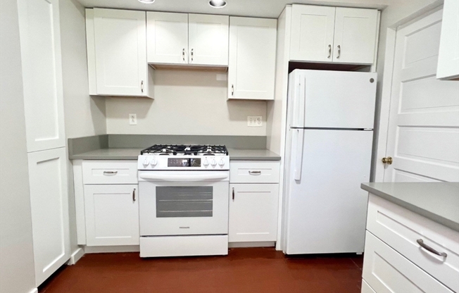 3 beds, 1 bath, 1,400 sqft, $3,300, Unit 1