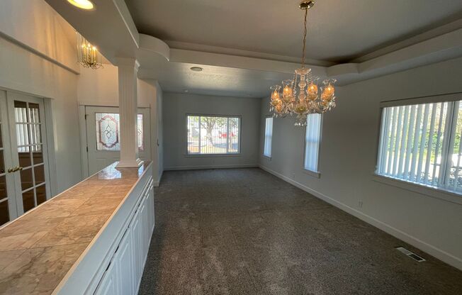 Lovely 3 Bed 2 Bath House in River Road Area