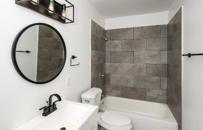 2 beds, 1 bath, 750 sqft, $1,597, Unit 4121-A