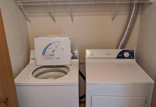 2 beds, 1 bath, $1,095, Unit 2301-16