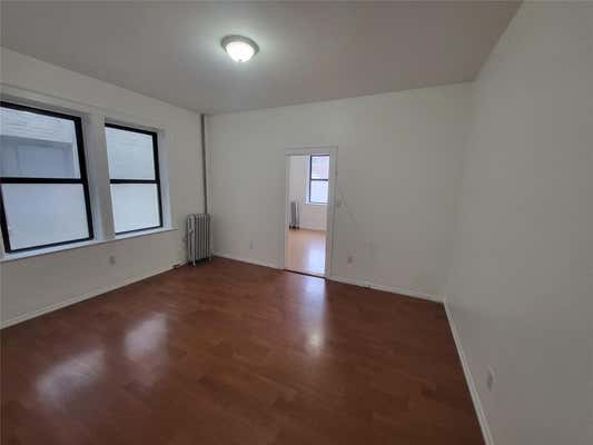 37 68 64 ST