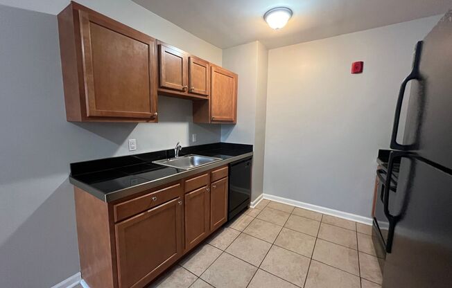 1 bed, 1 bath, 600 sqft, $1,539, Unit 5703 Hobart St. #21