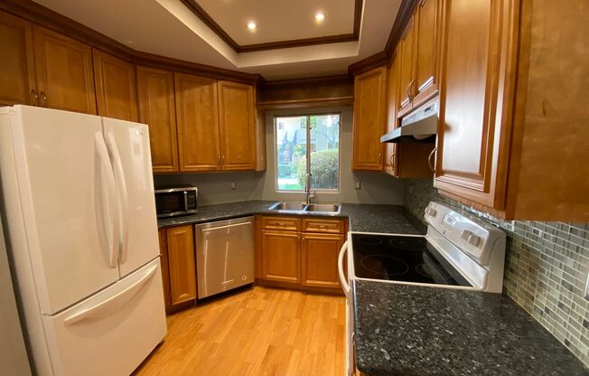 BLOSSOM VALLEY - Beautifully updated end unit condominium
