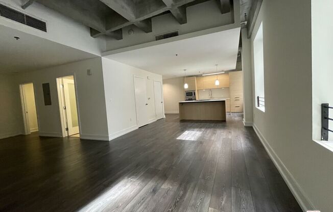 1 bed, 1 bath, 808 sqft, $2,784, Unit 924