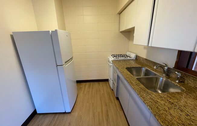 1 bed, 1 bath, $1,049, Unit 2715-021