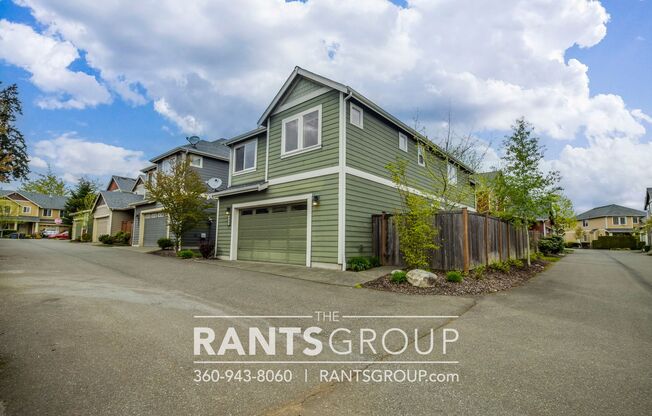 South Hill home close to school shopping and JBLM