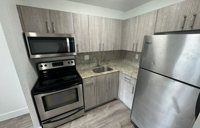 1 bed, 1 bath, 600 sqft, $1,595, Unit F105