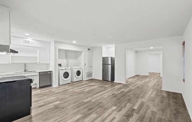 1 bed, 1 bath, 595 sqft, $1,350, Unit #161