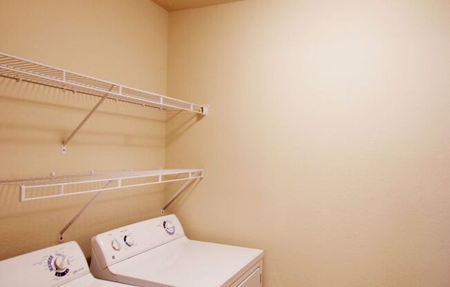 2 beds, 2 baths, 972 sqft, $1,420, Unit 2112-204