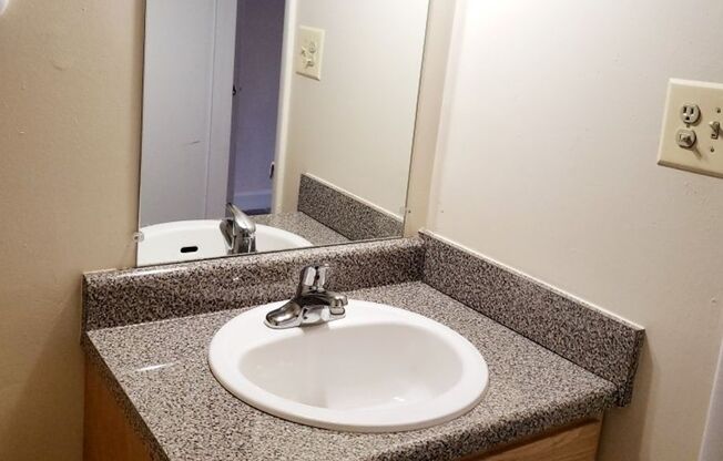 2 beds, 1.5 baths, 1,050 sqft, $1,900, Unit 3404 #101