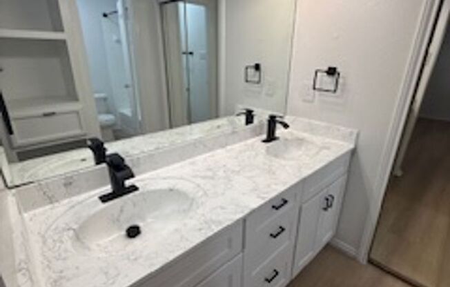 2 beds, 2 baths, 989 sqft, $1,695, Unit 11601B