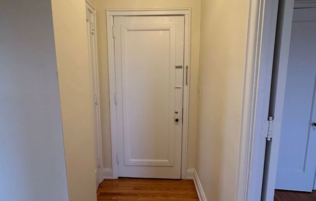 1 bed, 1 bath, 617 sqft, $1,850, Unit Wellington 902