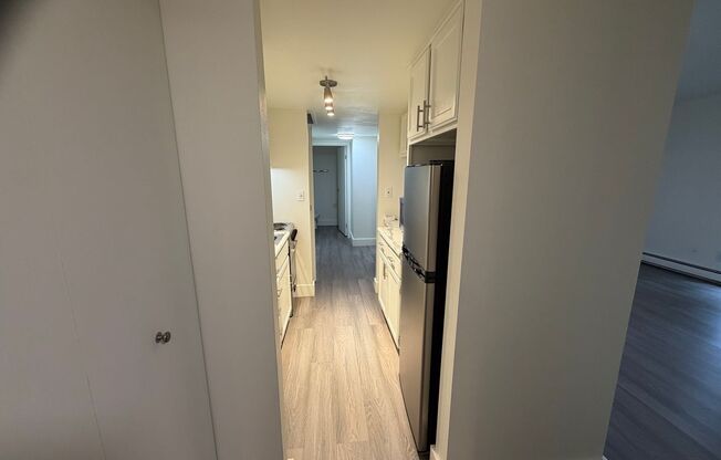 1 bed, 1.5 baths, 850 sqft, $1,395, Unit 132W