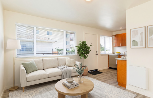 Back Nine Apartments - Located on the west slope of Queen Anne