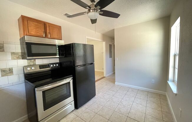 2 beds, 1 bath, $950