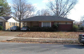 East Memphis classic home, beautiful!