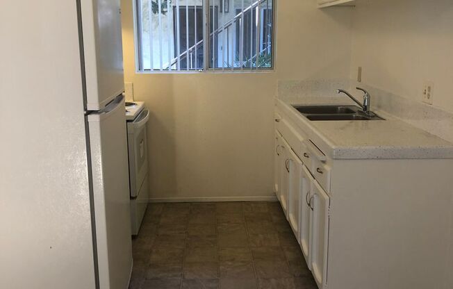 1 bed, 1 bath, 600 sqft, $1,800, Unit I