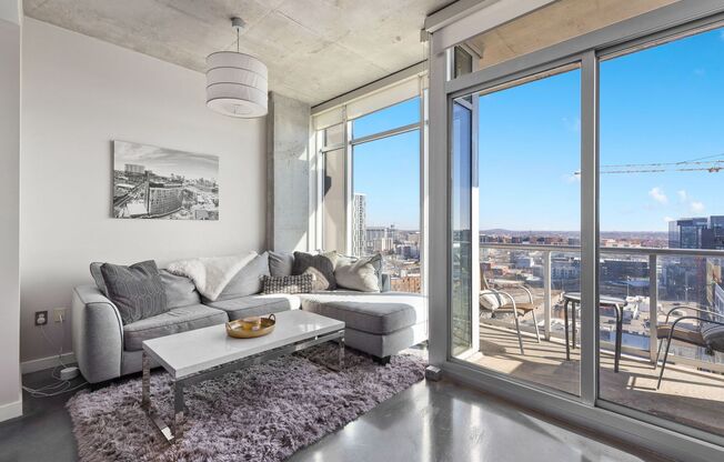 1 bed, 1 bath, $2,295, Unit Unit 1816