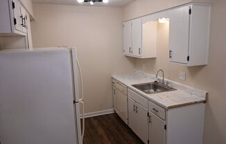 2 beds, 1 bath, 900 sqft, $875, Unit 8606-2