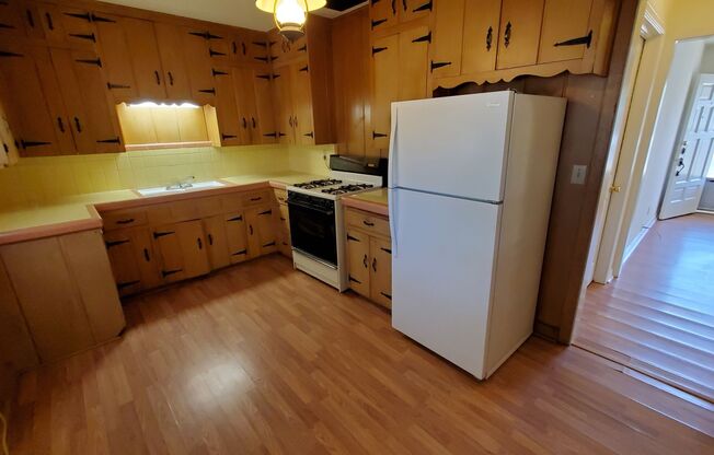 1 bed, 1 bath, 660 sqft, $795, Unit 2