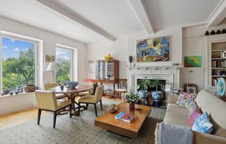 100 CENTRAL PARK S